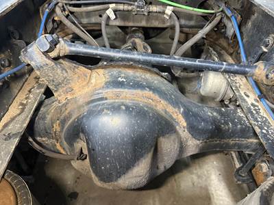 Detroit RT40.0-4 Rear Axle Housing for a Freightliner Cascadia