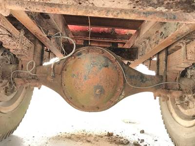 Eaton 13800 Rear Axle Housing for a International 1700 Loadstar