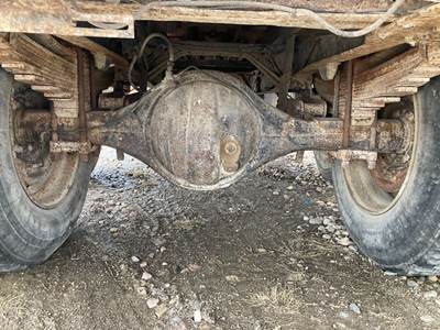 Eaton 15200 Rear Axle Housing for a Ford LN600