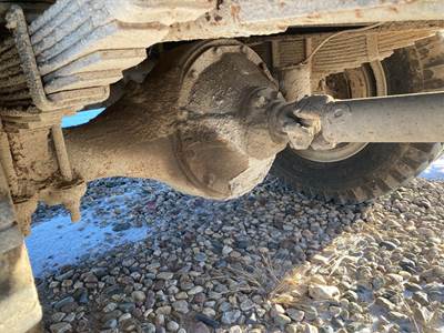 Eaton 16220 Rear Axle Housing for a International 1700 Loadstar