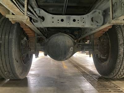 Eaton 17060S Rear Axle Housing for a International 4300