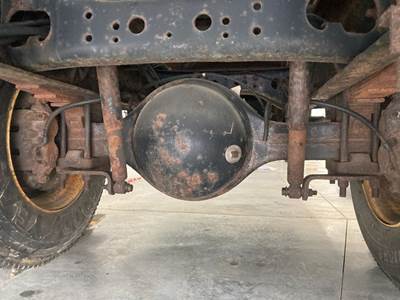 Eaton 17060S Rear Axle Housing for a International Durastar (4300)