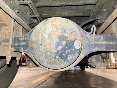 Eaton 17060S Rear Axle Housing for a International 4300