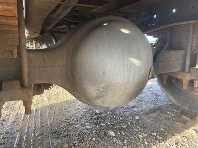 Eaton 17060S Rear Axle Housing for a International 4300