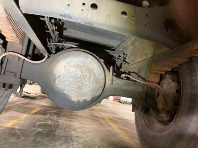 Eaton 17060S Rear Axle Housing for a International 4300