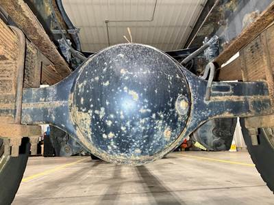 Eaton 17060S Rear Axle Housing for a International 4300