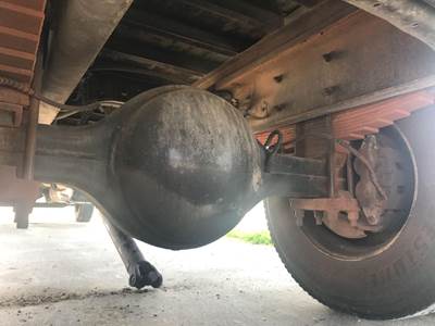 Eaton 17060S Rear Axle Housing for a International 4300