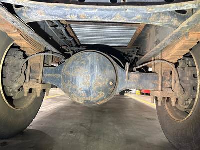 Eaton 17060S Rear Axle Housing for a International 4300