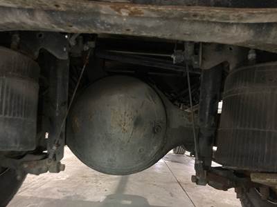 Eaton 17060S Rear Axle Housing for a International 4300