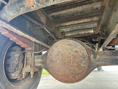 Eaton 17060S Rear Axle Housing for a International Durastar (4300)