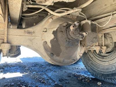 Eaton 17200 Rear Axle Housing for a Chevrolet C70