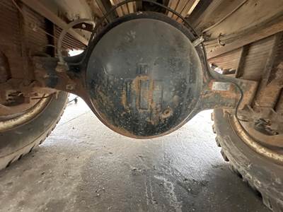 Eaton 17200 Rear Axle Housing for a International S1900