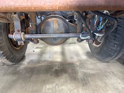 Eaton 19050T Rear Axle Housing for a Chevrolet Kodiak