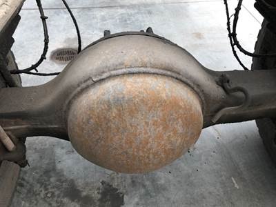 Eaton 19060S Rear Axle Housing for a Chevrolet C7500