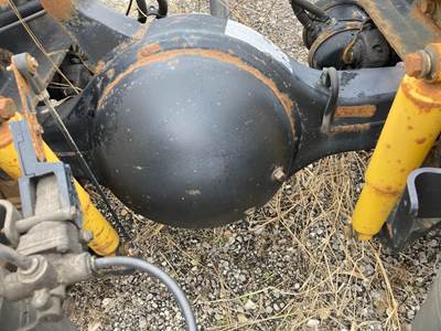 Eaton 19060S Rear Axle Housing for a International 4300