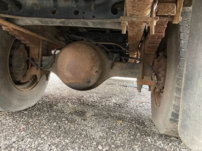 Eaton 19060S Rear Axle Housing for a International 4200