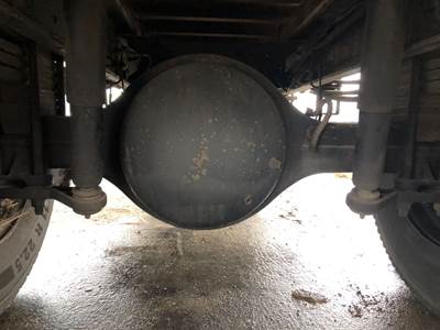 Eaton 19060S Rear Axle Housing for a Chevrolet C6500