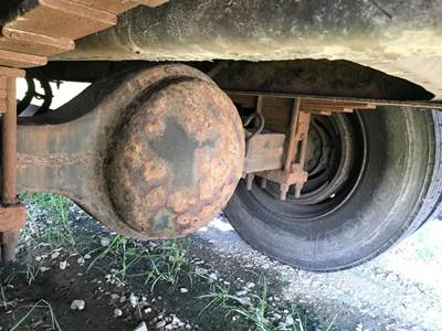 Eaton 19060S Rear Axle Housing for a International 4300