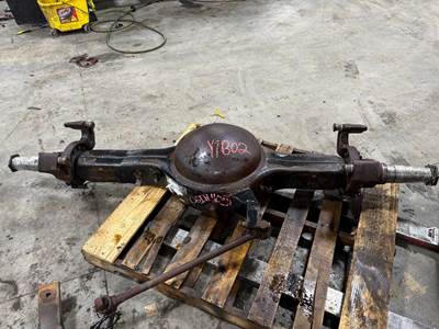 Eaton 19060S Rear Axle Housing for a International 4300