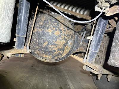 Eaton 19060S Rear Axle Housing for a International 4300