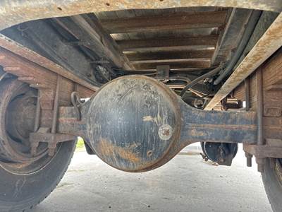 Eaton 19060S Rear Axle Housing for a International Durastar (4300)