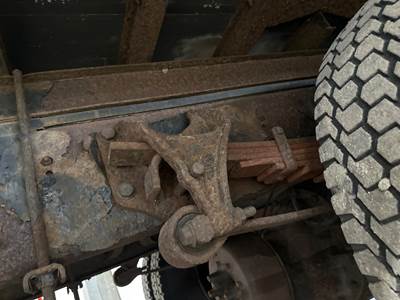 Eaton 19060S Rear Axle Housing for a International 4300