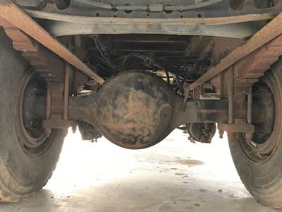 Eaton 21060D Rear Axle Housing for a International 4300