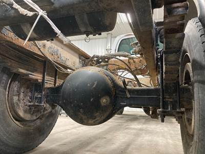 Eaton 21060D Rear Axle Housing for a Chevrolet C7500