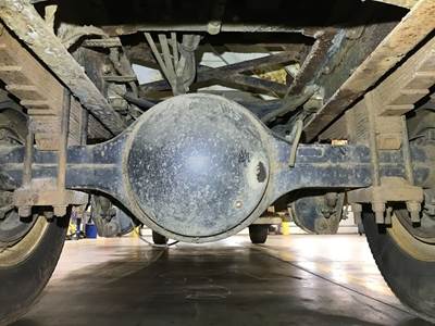 Eaton 21060S Rear Axle Housing for a International 4300