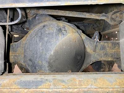 Eaton 21060S Rear Axle Housing for a Kenworth T300