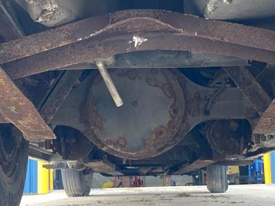 Eaton 21060S Rear Axle Housing for a International 4400