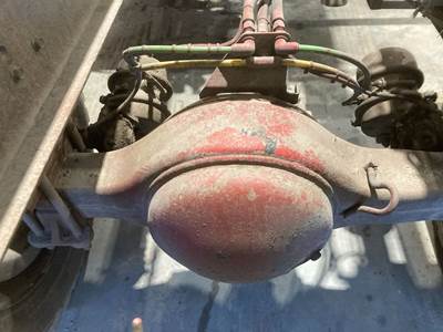 Eaton 21060S Rear Axle Housing for a Chevrolet C8500