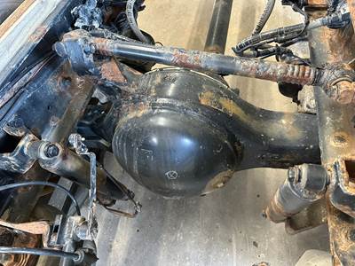 Eaton 21060S Rear Axle Housing for a International Durastar (4400)