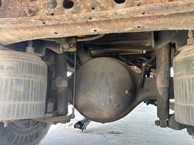 Eaton 21060S Rear Axle Housing for a International Durastar (4300)