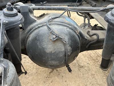 Eaton 21060S Rear Axle Housing for a Peterbilt 387