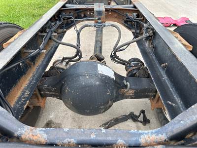 Eaton 21060S Rear Axle Housing for a International Durastar (4300)