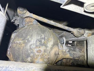 Eaton 22060S Rear Axle Housing for a Kenworth T370