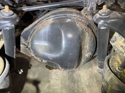 Eaton 23070D Rear Axle Housing for a Kenworth T660