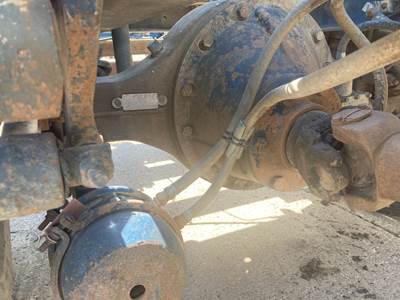 Eaton 23105S Rear Axle Housing for a Kenworth W900B