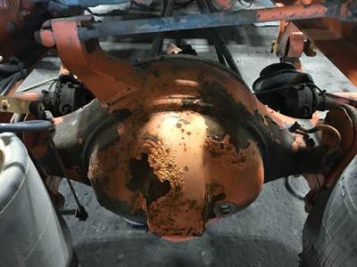 Eaton 23105S Rear Axle Housing for a International 9400