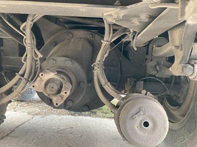 Eaton 26090S Rear Axle Housing for a International 4400