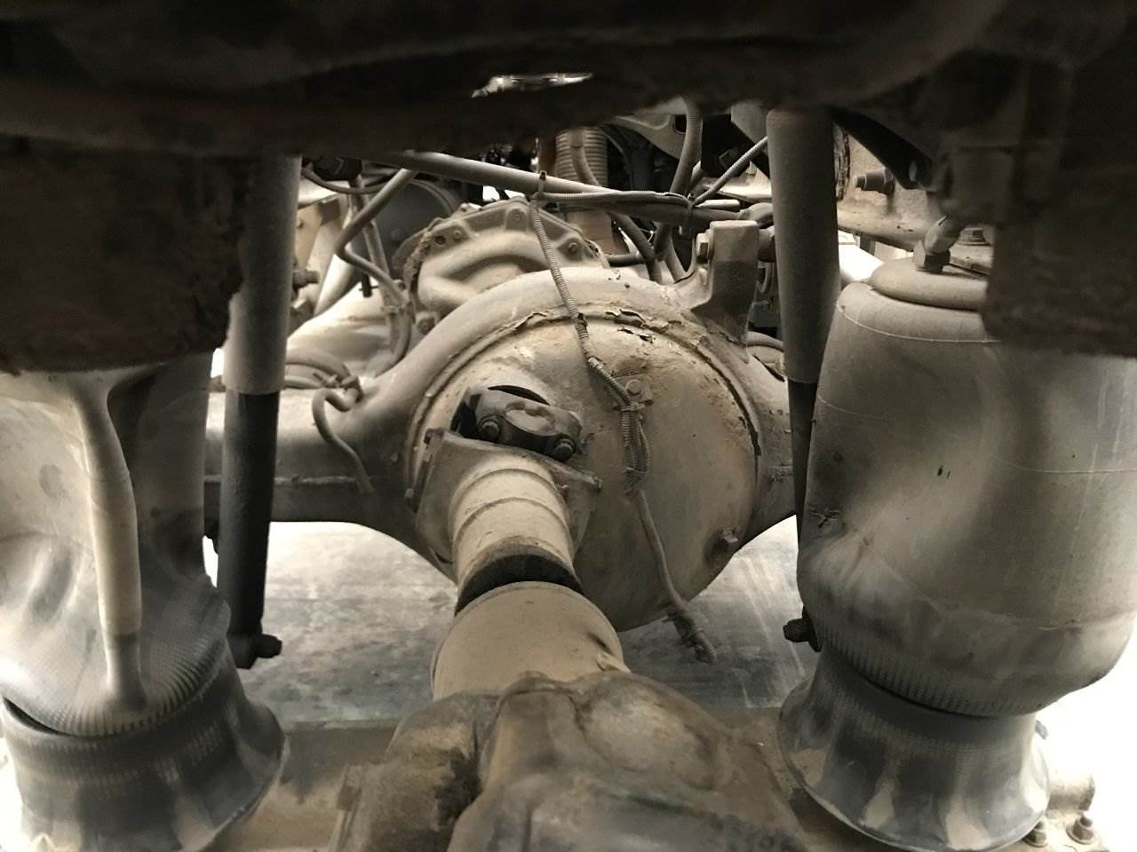 2003 Eaton DSP40 Rear Axle Housing for a Peterbilt 387 For Sale ...