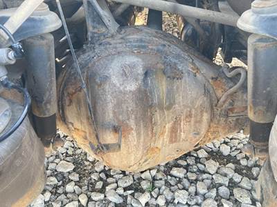 Eaton R23-190 Rear Axle Housing for a Peterbilt 579