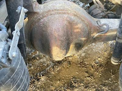 Eaton R40-155 Rear Axle Housing for a Kenworth T680