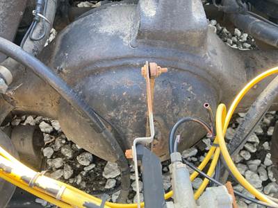 Eaton RD404 Rear Axle Housing for a Kenworth T2000