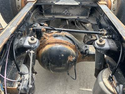 Eaton RDH40 Rear Axle Housing for a Peterbilt 386