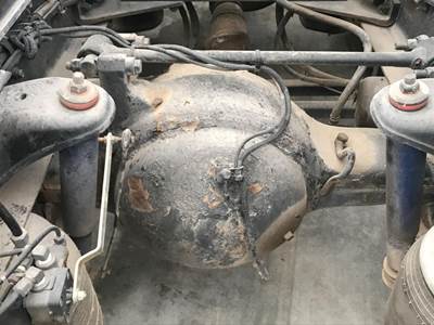 Eaton RDP40 Rear Axle Housing for a Peterbilt 389