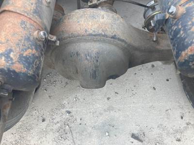 Eaton RS402 Rear Axle Housing for a Volvo WG