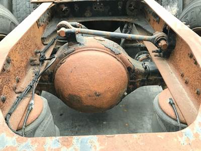 Eaton RS402 Rear Axle Housing for a Mack CXN