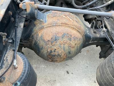 Eaton RS402 Rear Axle Housing for a International 9400